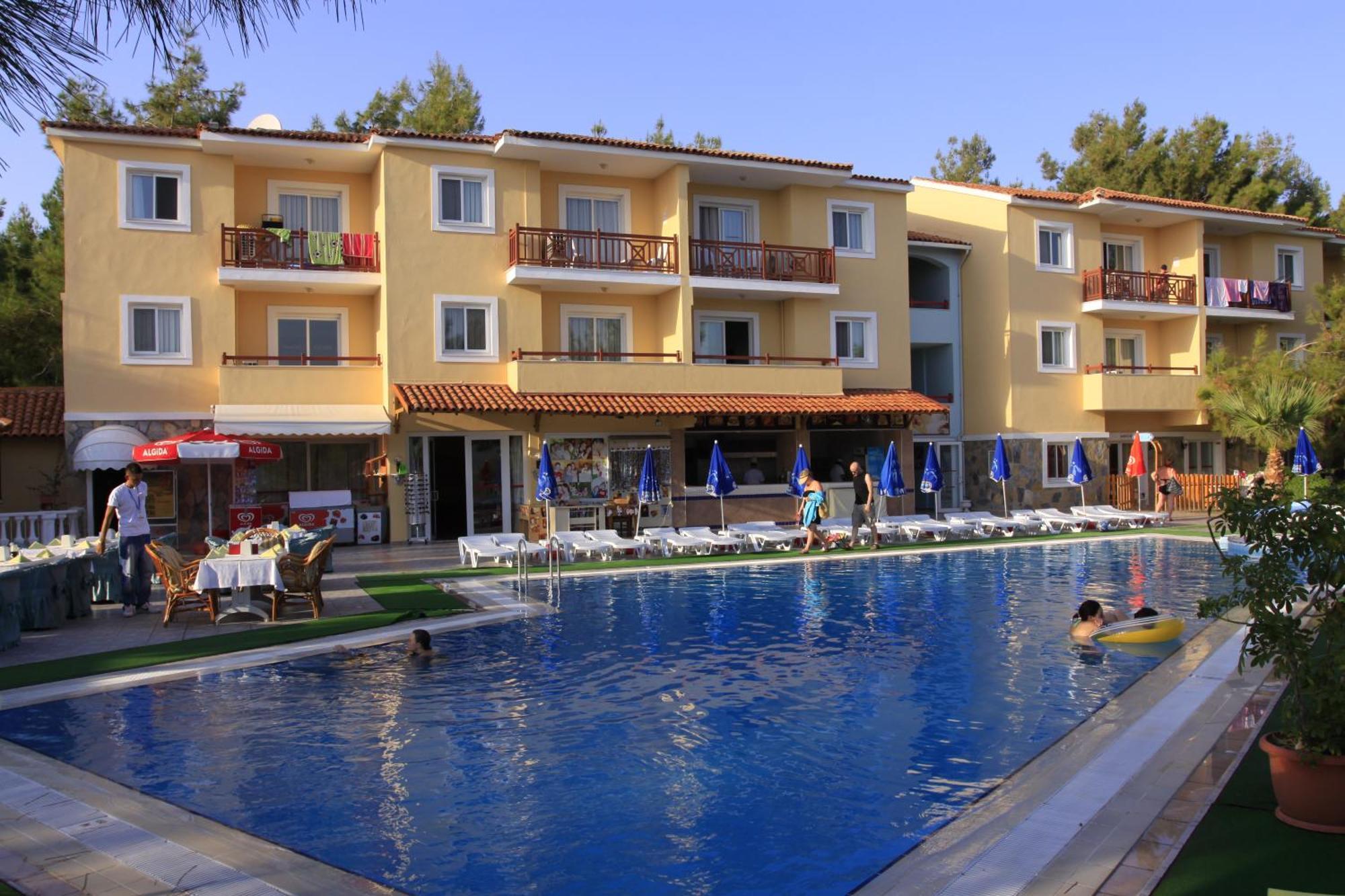 Pine Club Apart Hotel Kusadası Extérieur photo