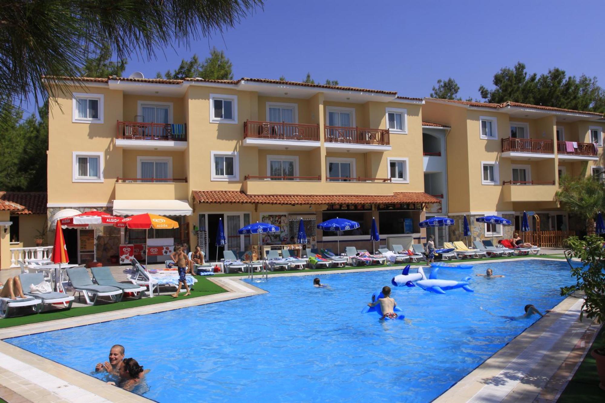 Pine Club Apart Hotel Kusadası Extérieur photo
